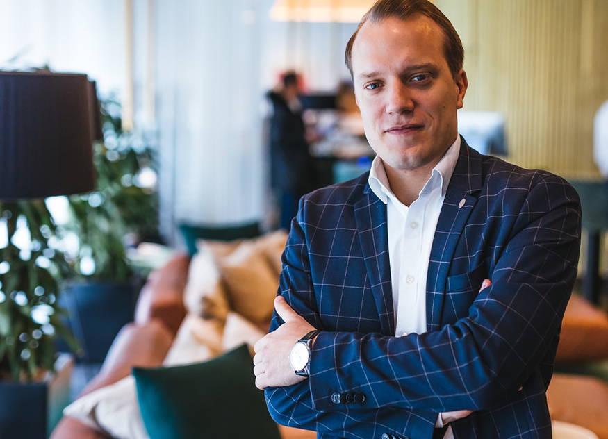Fabian Ahrendt unterstützt das Management Team des Rocco Forte The Charles Hotel in München als Executive Assistant Manager in Charge of Rooms Division 