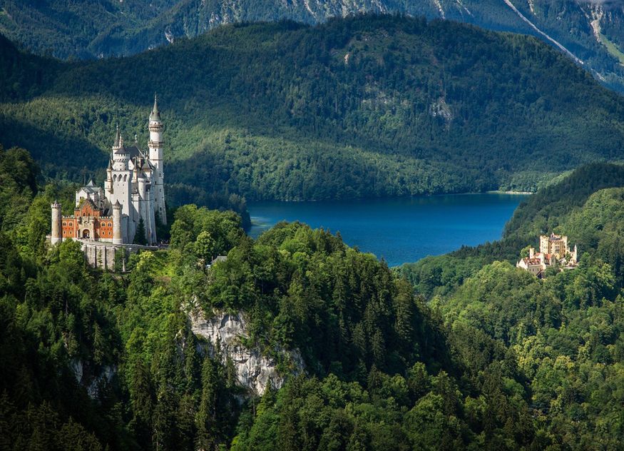 48 Prozent der Deutschen planen 2021 ihren Urlaub in Deutschland – das geht aus einer aktuellen Mintel-Studie zum Thema Inlandstourismus hervor. Das beliebteste Reiseziel laut der Studie ist Bayern 