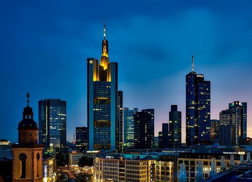 Frankfurt am Main abends 