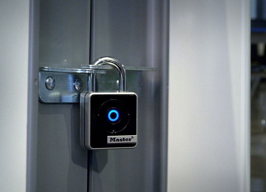 Master Lock Vorhängeschloss Hotellerie Innenbereich Bluetooth Smart 4400 EURD Smartphone App Vault Enterprise