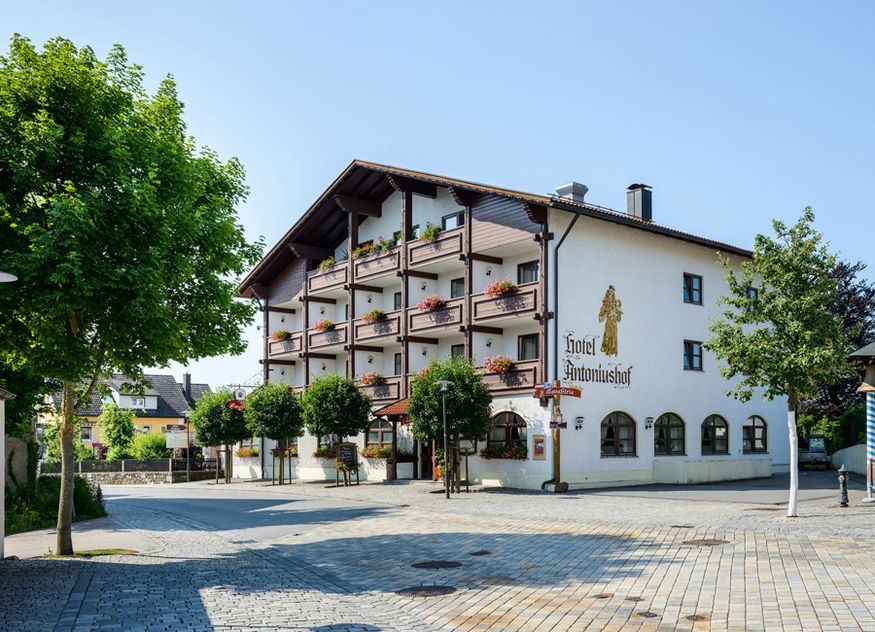Frisch renoviert und nach mehrmonatiger Pause wieder für Gäste geöffnet: das Best Western Hotel Antoniushof in Schönberg, Bayerischer Wald 